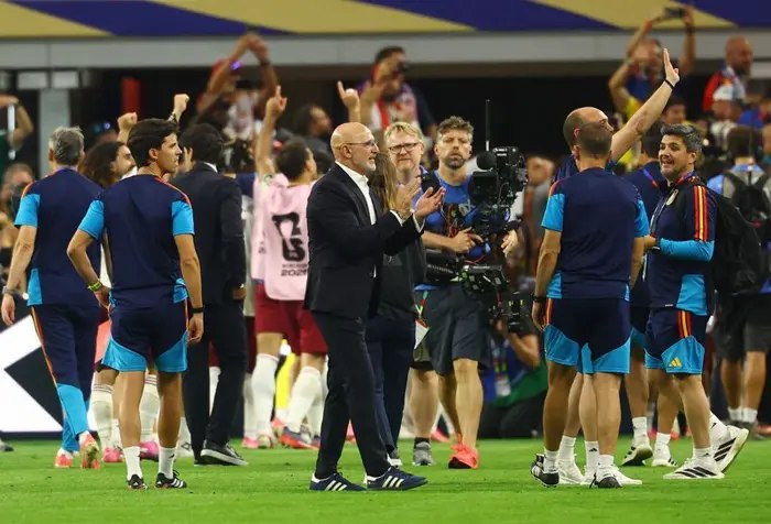Soccer-De la Fuente says Spain have recaptured 2010 spirit after France masterclass