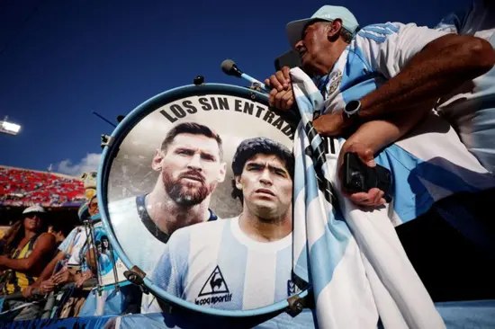 Soccer-Argentina's war veterans urge fans to focus on football ahead of England match