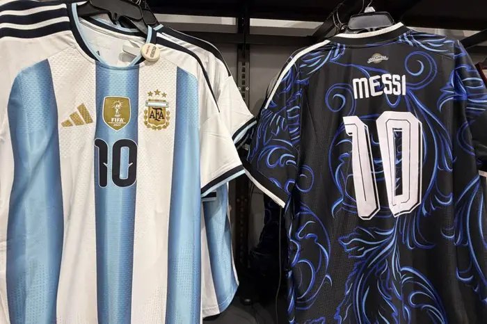Soccer-England coach Tuchel understands Argentina's dark blue-kit superstition